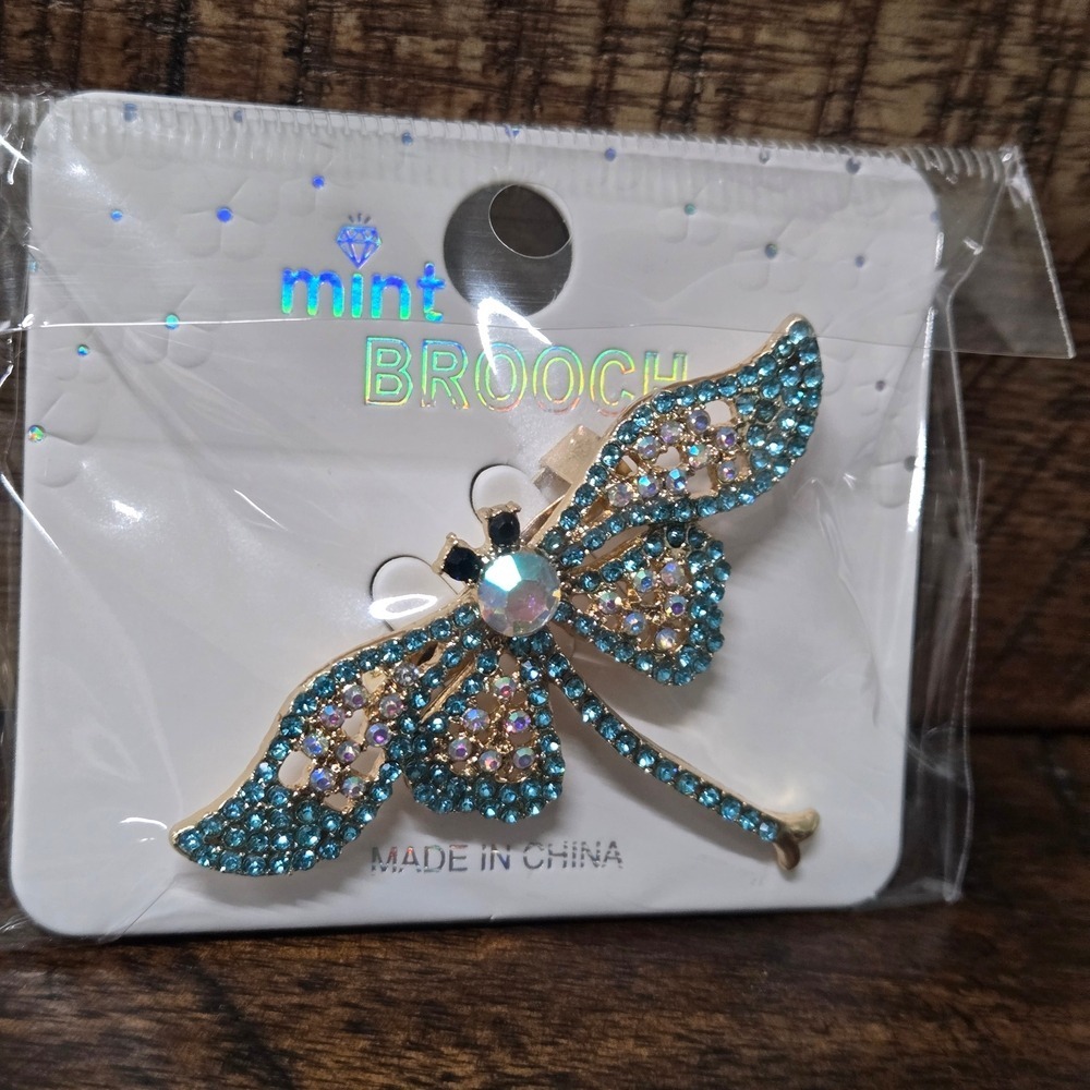 Light blue, Mint Colorful Crystal Dragonfly Brooch - Picture 2 of 3